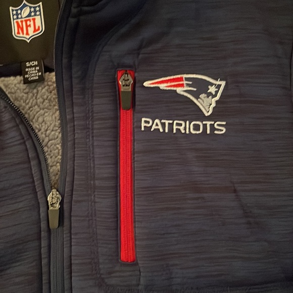 Official NFL licensed 🏈 Patriots zip up. New with tags! - Picture 3 of 8
